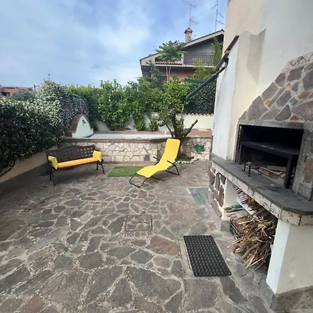 Yellow House לינה וארוחת בוקר *